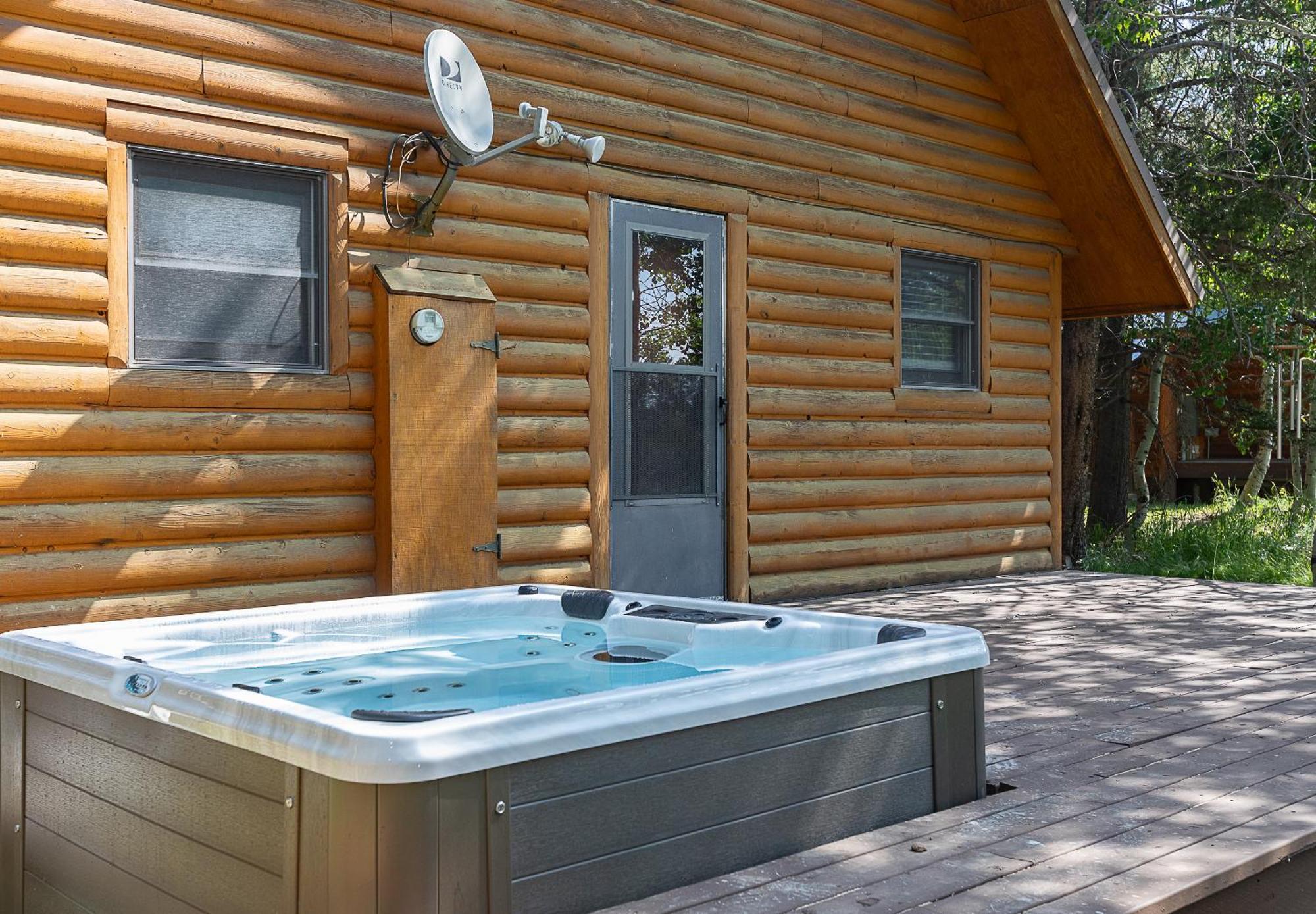 Remington Reload By Kabino Hot Tub Firepit Roku Big Yard Driveway Grill Wifi Trails Island Park Exterior photo